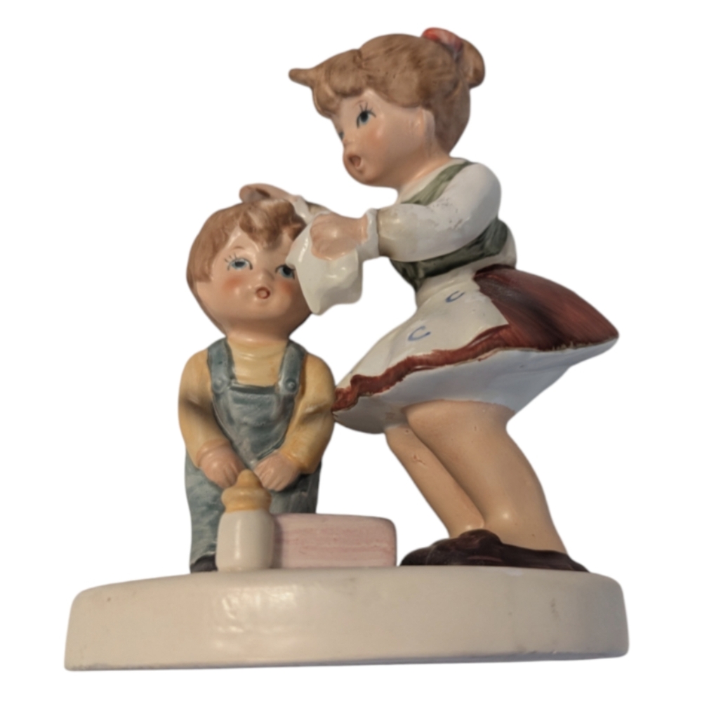 VTG 50s Porcelain Lefton FIGURINE Girl Washing Boy's  Face Washcloth Soap 07820